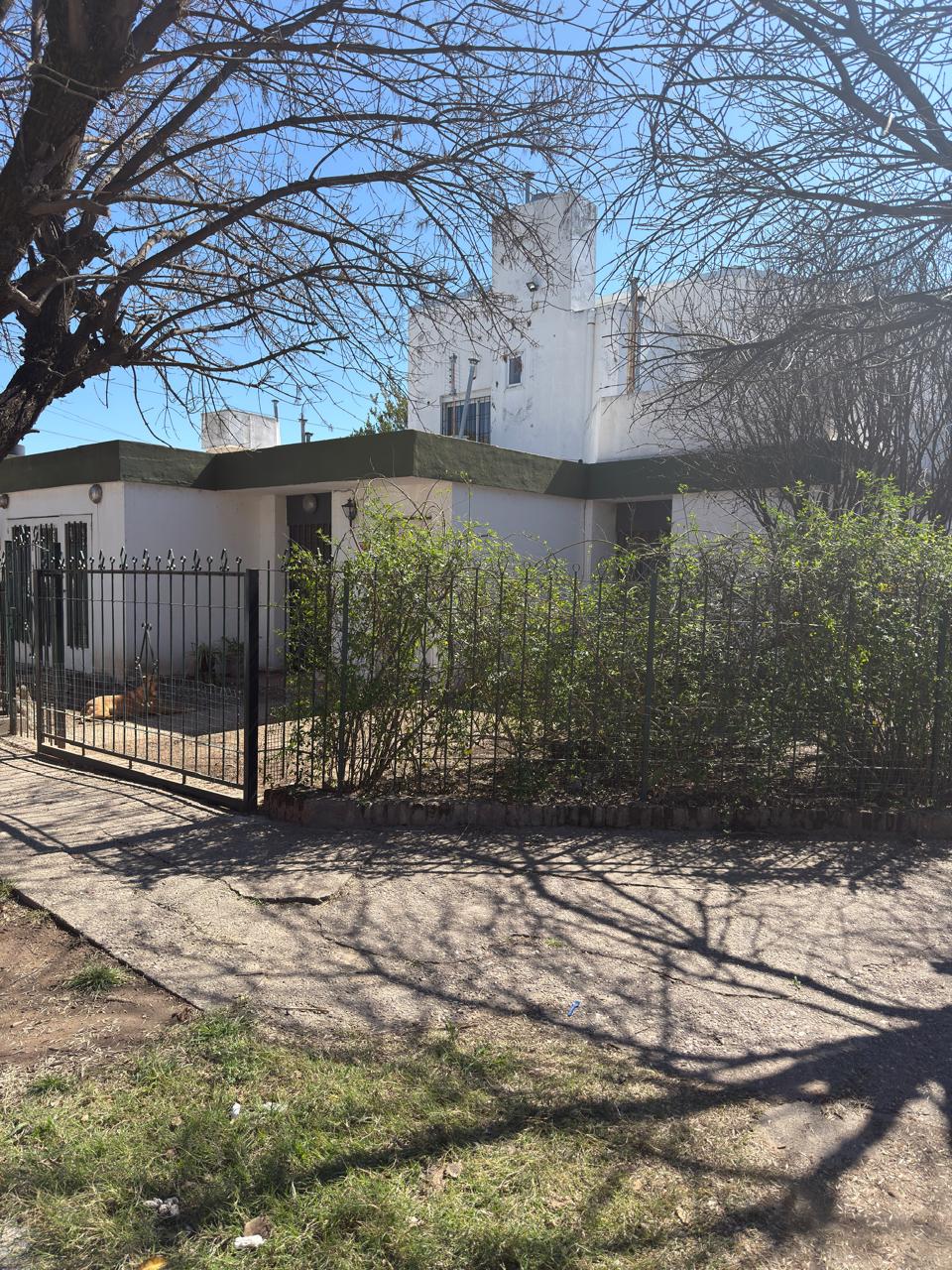 Oportunidad en Barrio Las Palmas: Casa con Departamento Independiente - Imagen 4